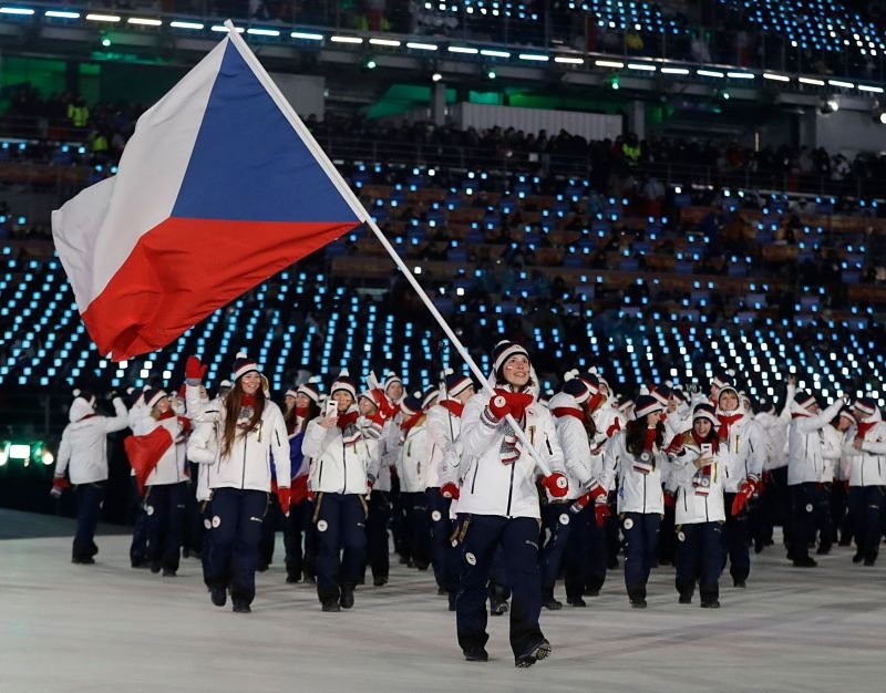 Eishockeyspieler Mills und Eiskunstläuferin Březina werden die tschechische Flagge bei der Eröffnung der Olympischen Spiele tragen