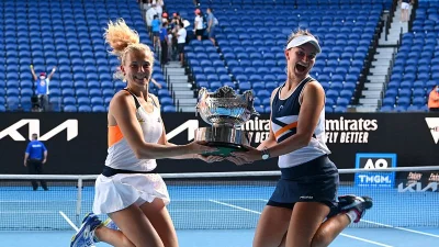 Endlich hat es in Australien geklappt! Krejcikova und Siniakova dominierten das Finale der Australian Open