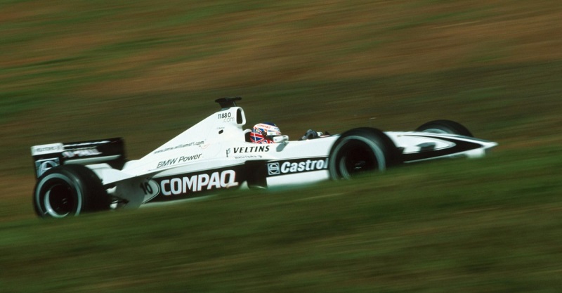 Jensonův monopost během VC Brazílie 2000, při níž získal své první body v F1