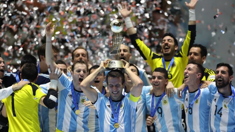 Argentinci slaví vítězství na MS ve futsalu 2016